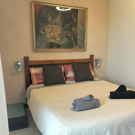 Book House A Lecce