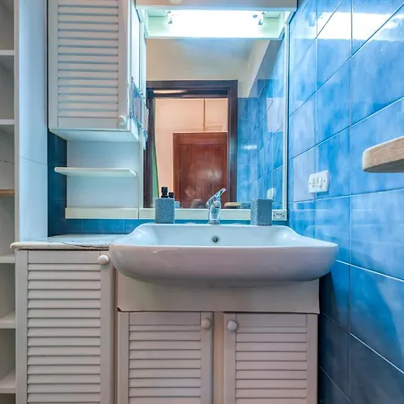 Apartment Book House A *